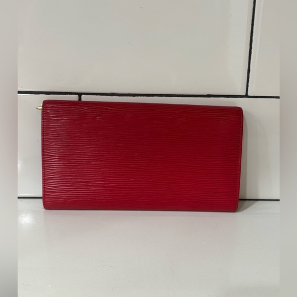 International Louis Vuitton Epi Sarah Long WalletC - Picture 4 of 8